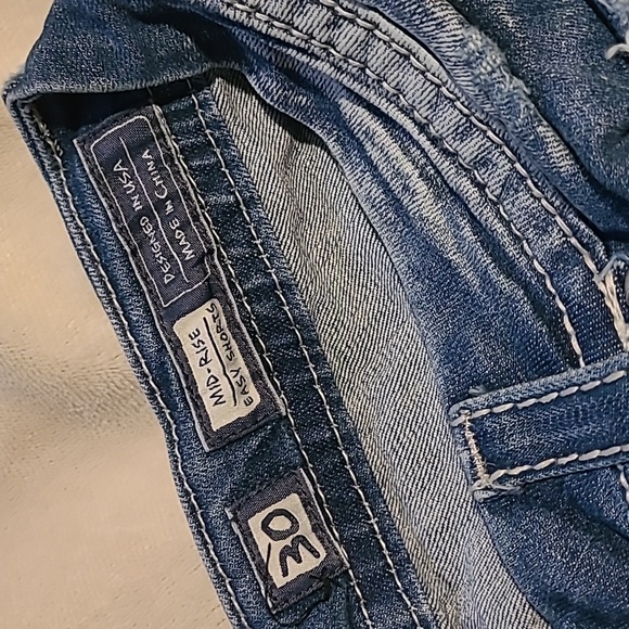 Miss Me Jeans Shorts Mid Rise Rhinestone Embroidered Easy Fit Denim 30 - Picture 6 of 11